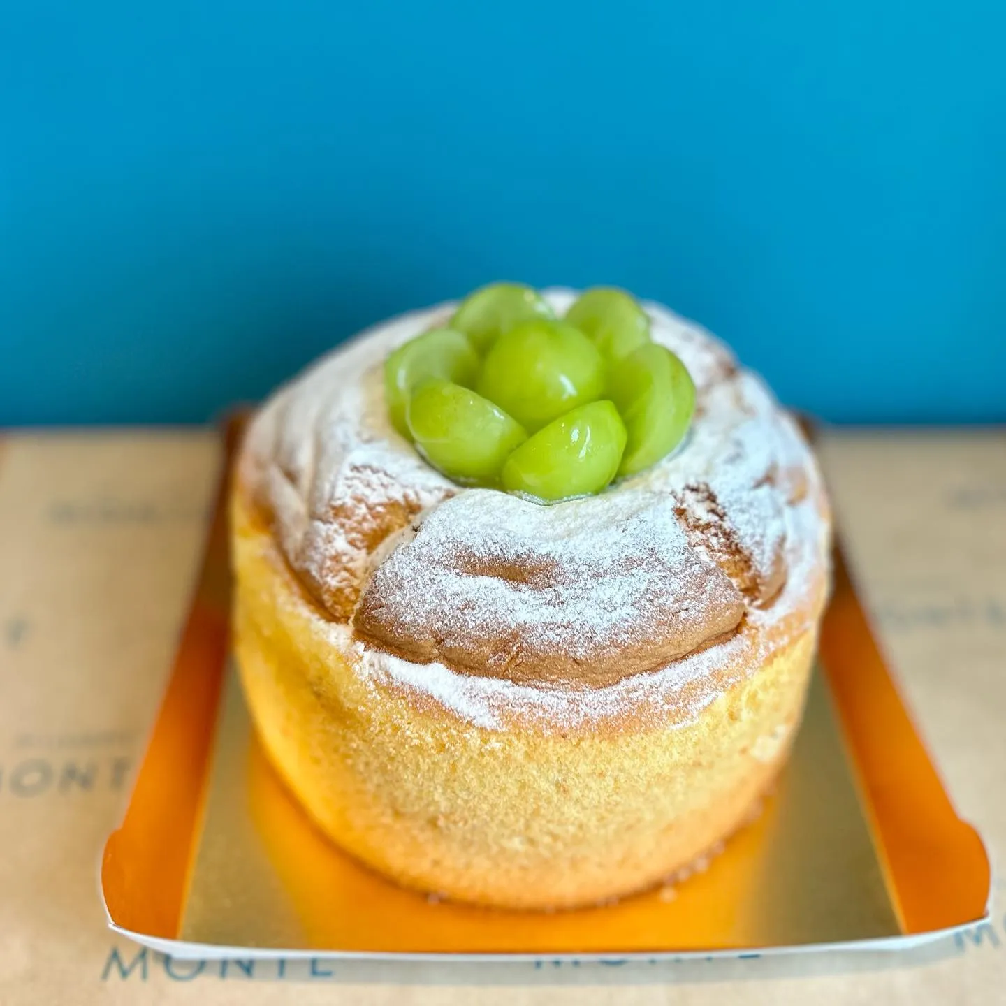 星空舞を使用したシフォンケーキが並んでいます☆