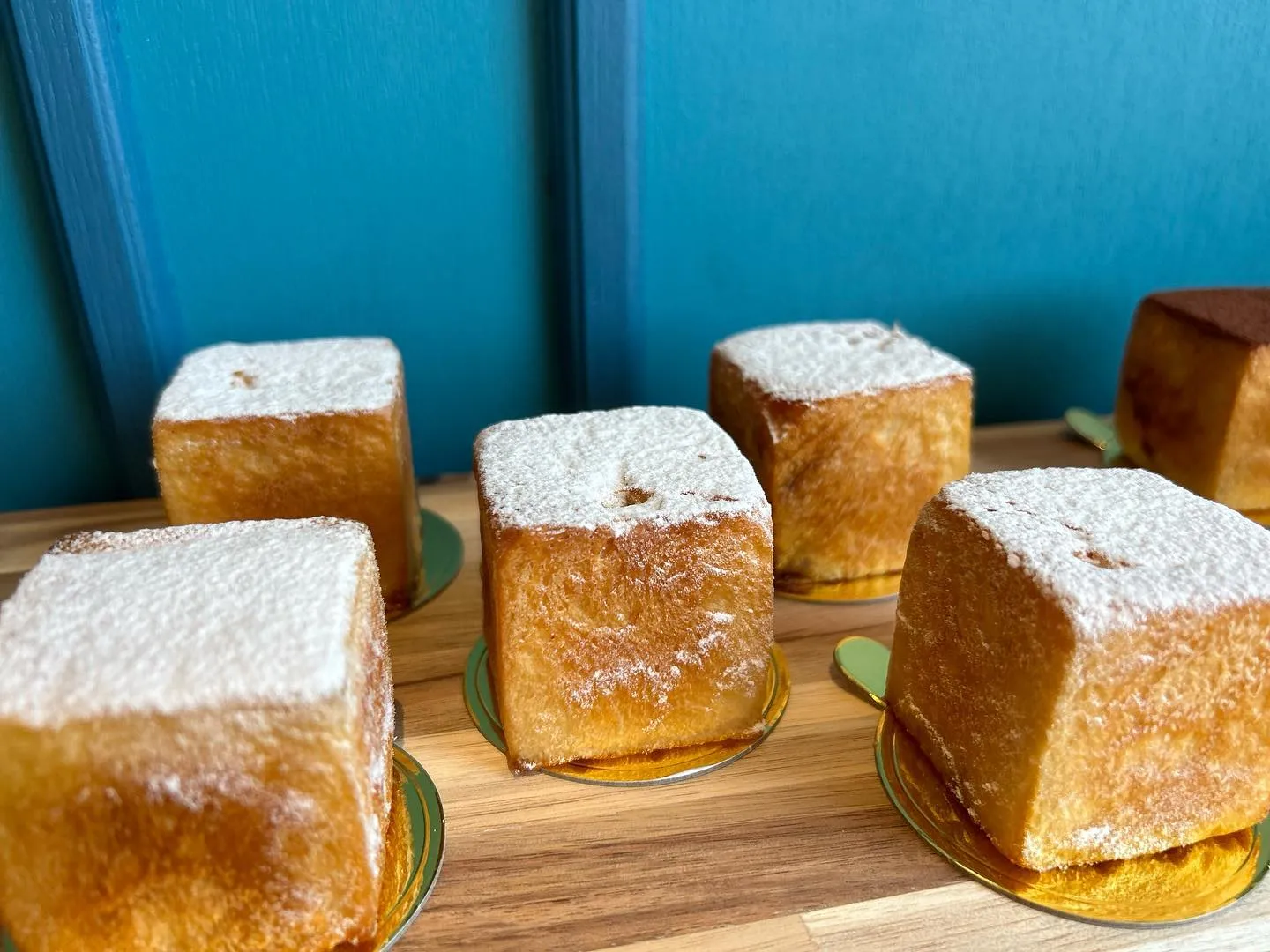 シュークリームに続く?真四角のパンができました🍞