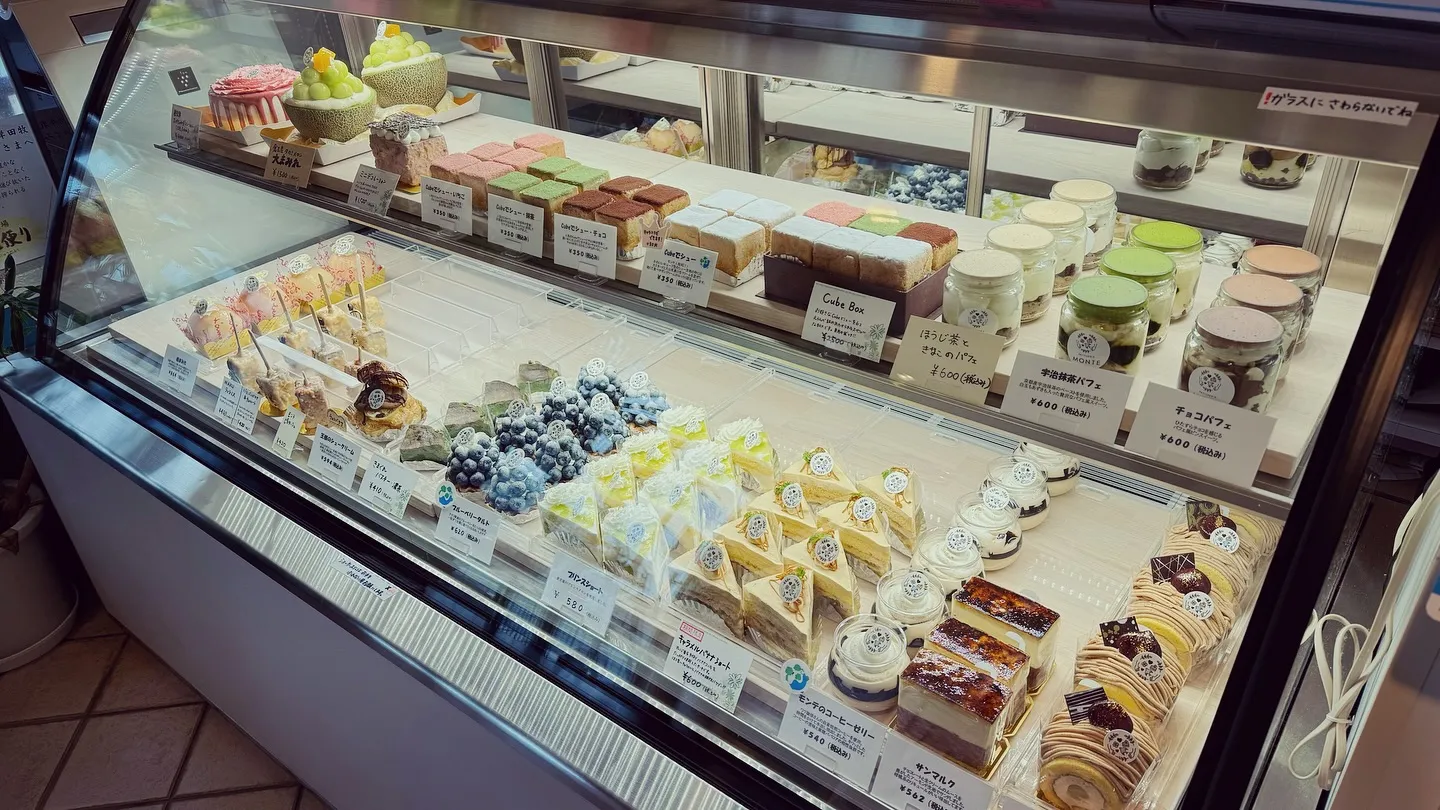 月曜ですがOPENしております🧁・:*+.