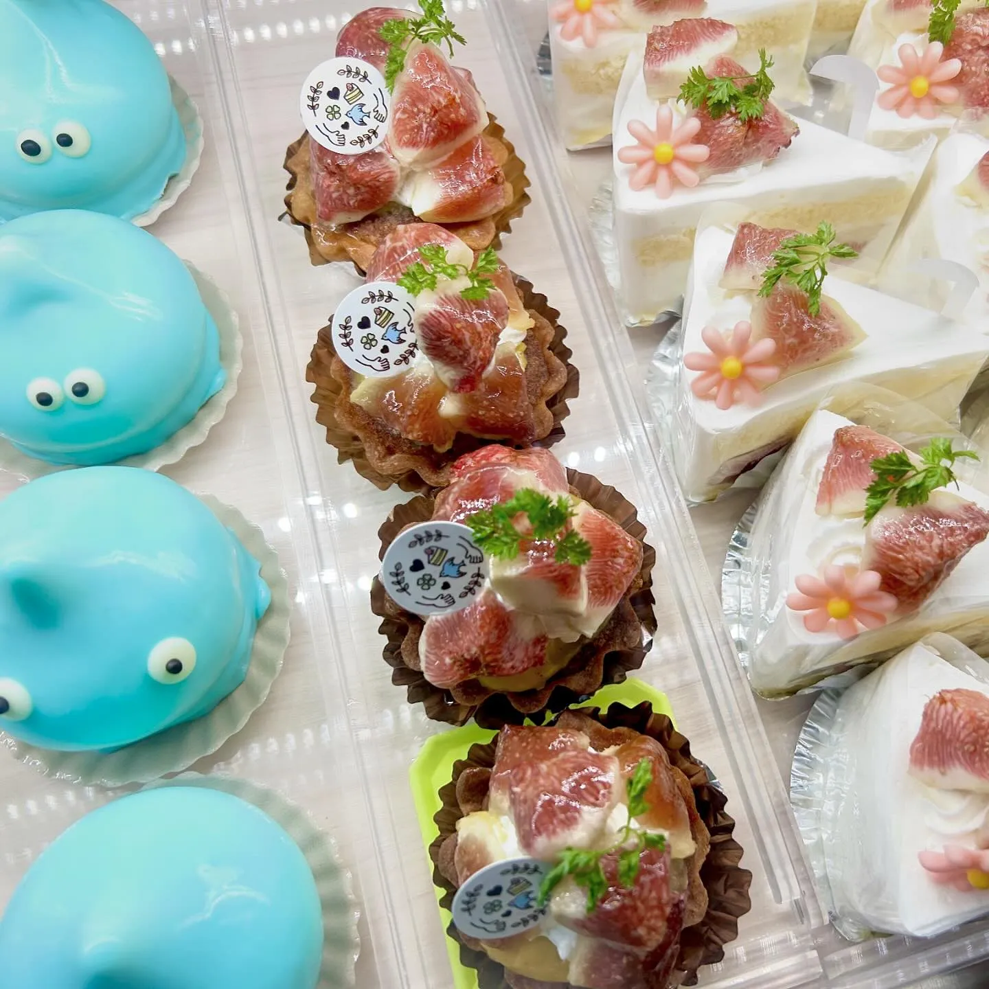 久々のケーキたち!