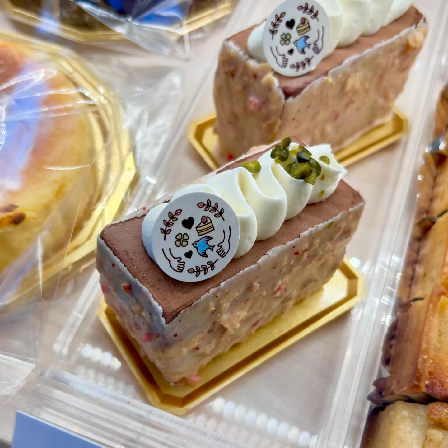 久々に店主こだわりのチーズケーキ、鳥取特選フロマージュが店頭...