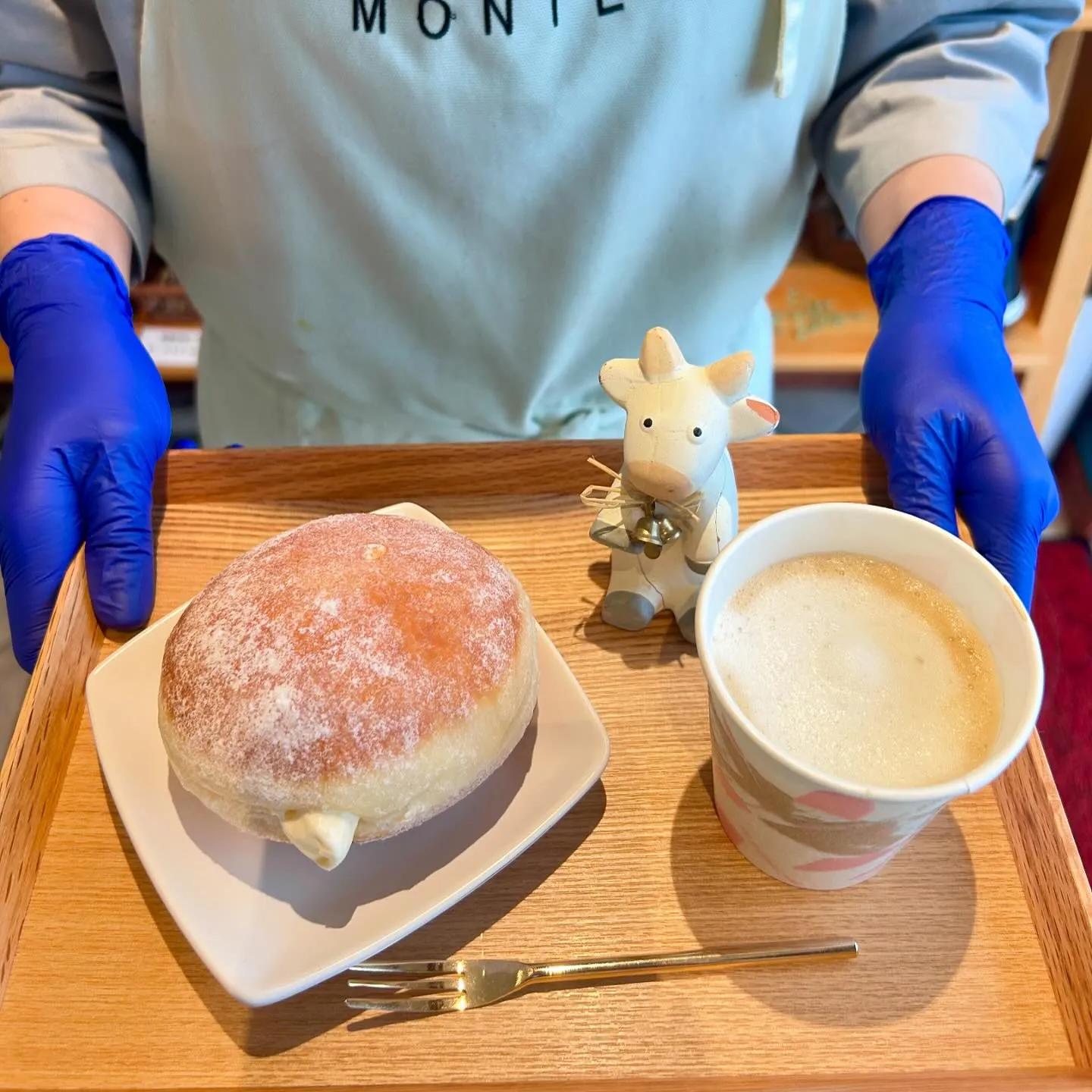 週末限定!ドリンクとドーナツorパンのセットメニューができま...