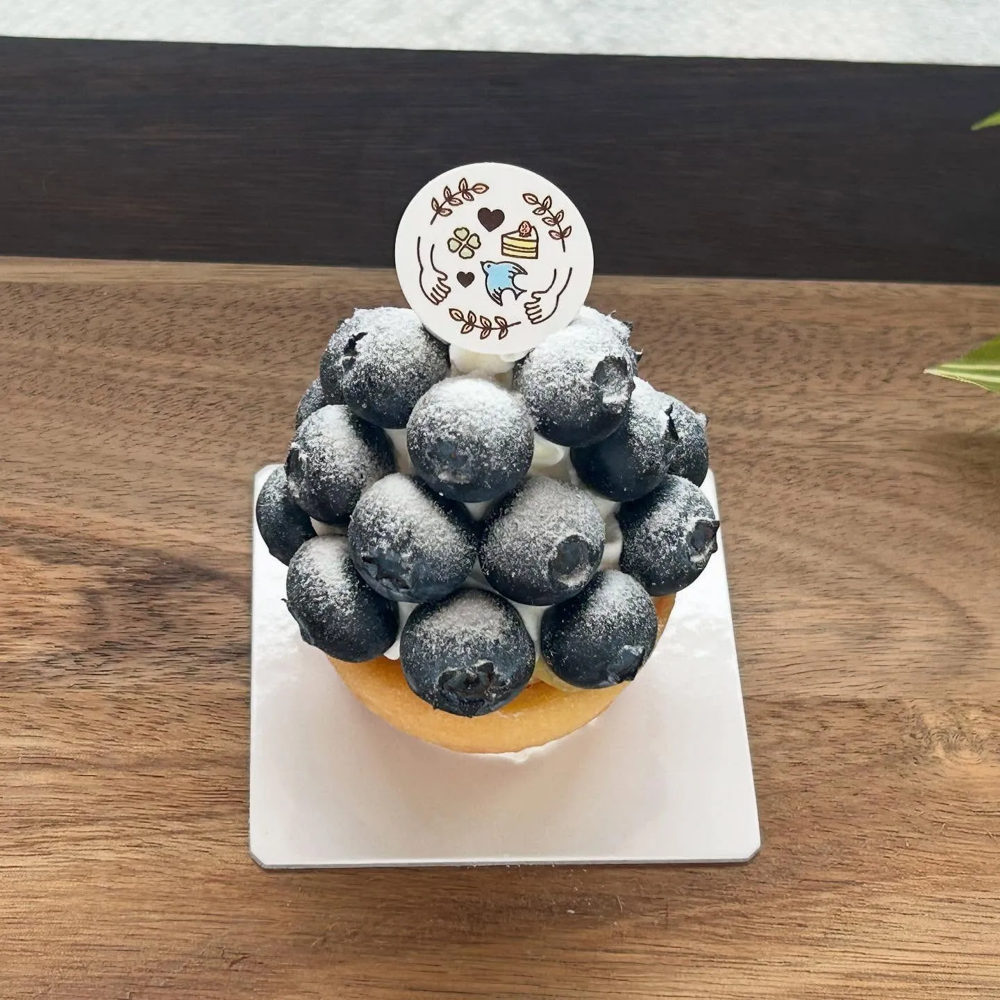 商品紹介　季節のタルト(ブルーベリー)