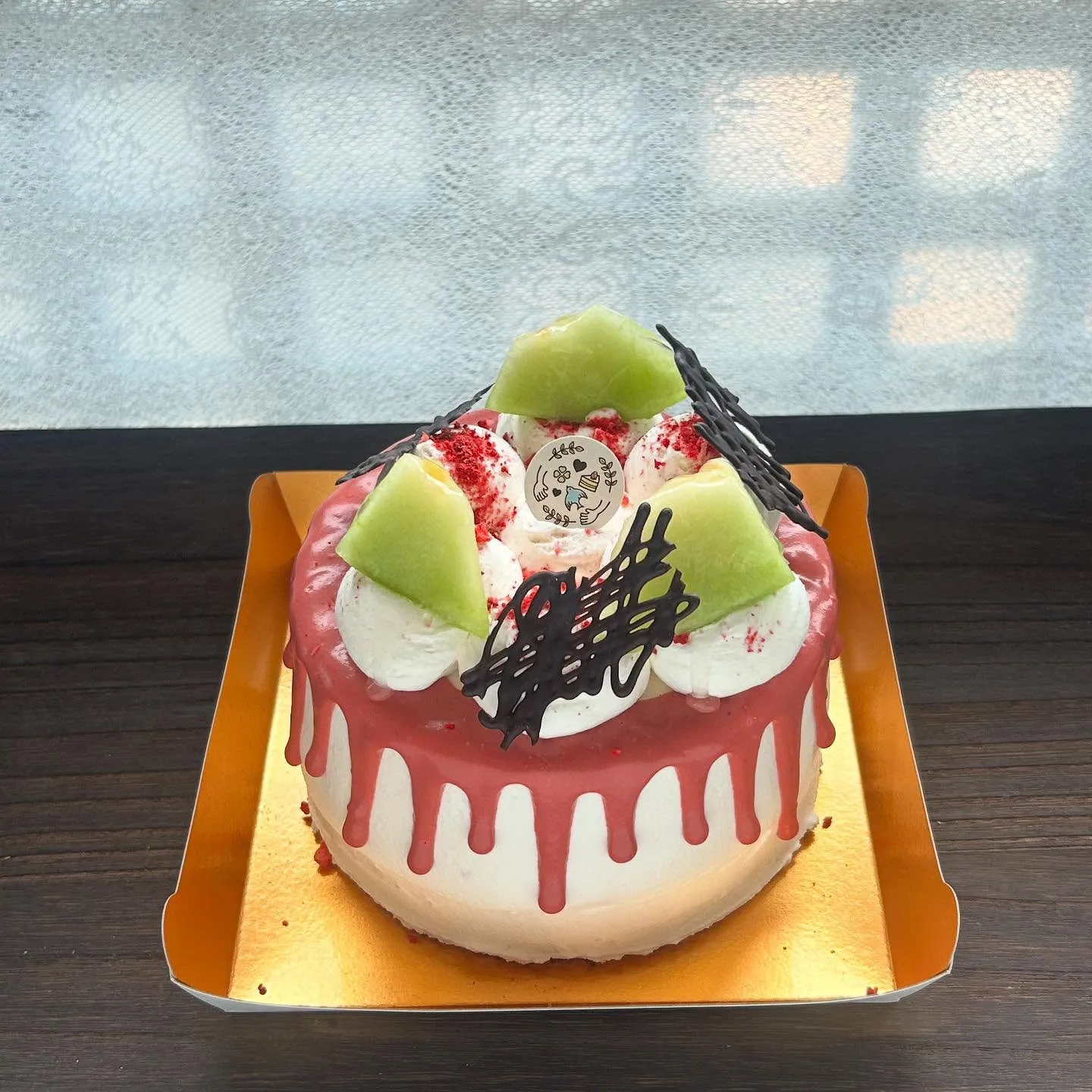 グルテンフリーなデコレーションケーキ